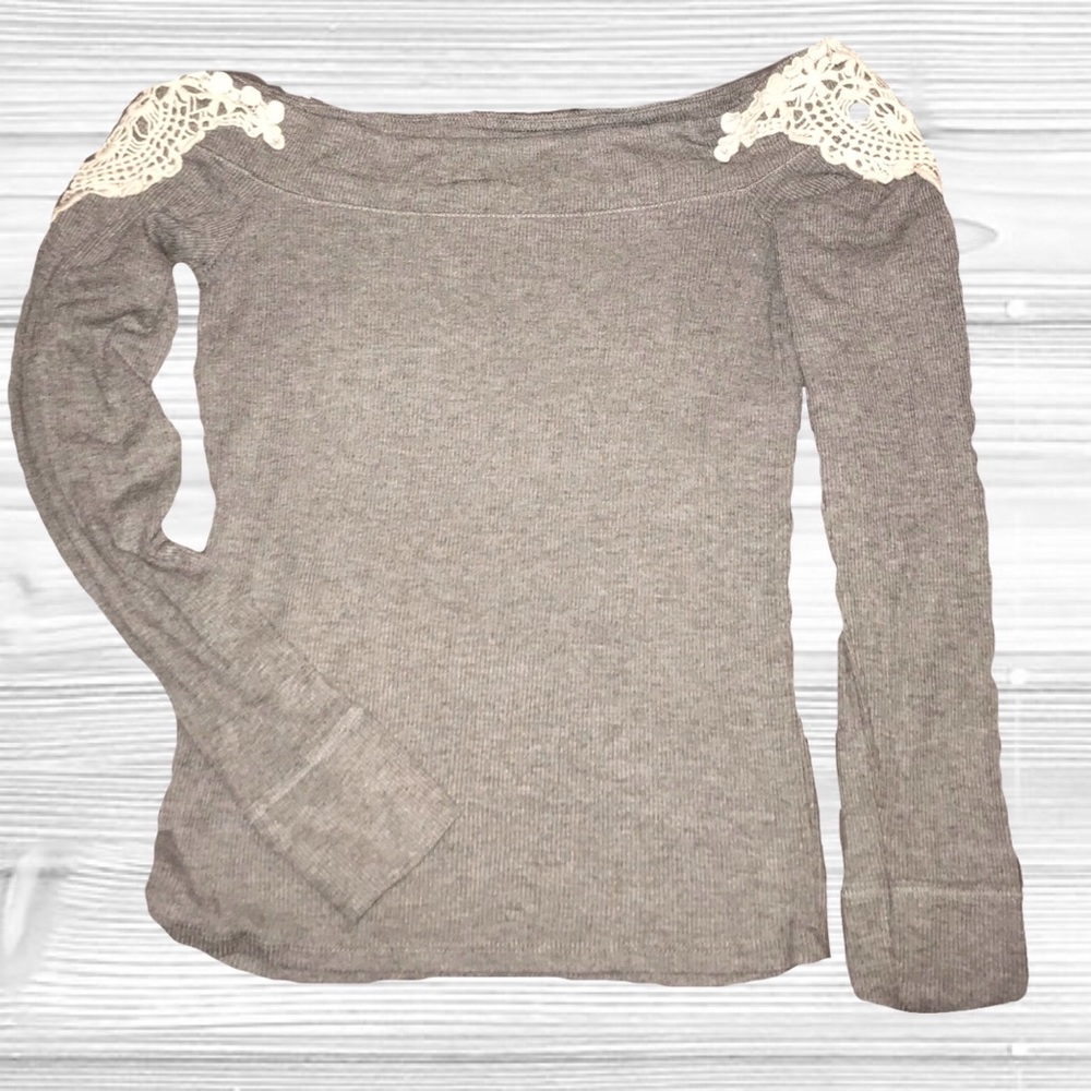 Off the shoulder top Hollister